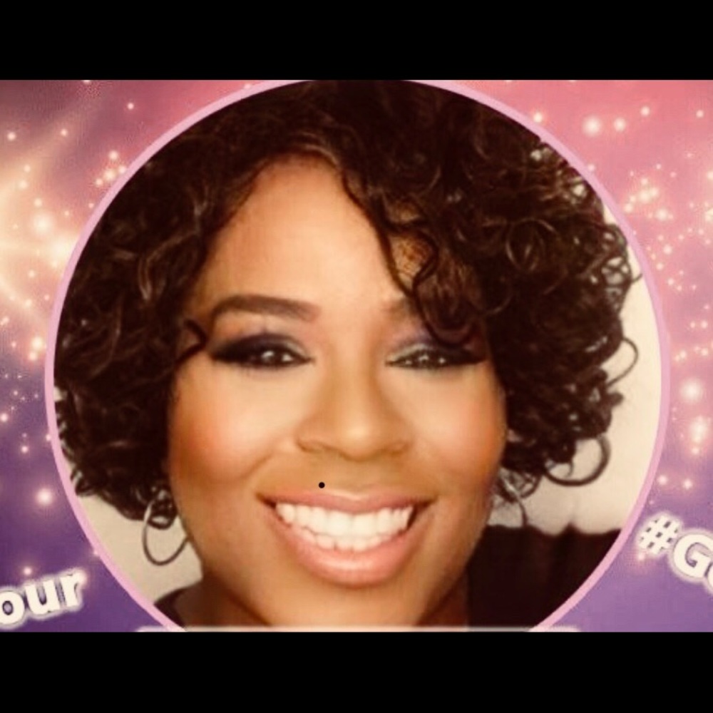 Meet your Posher, Regina